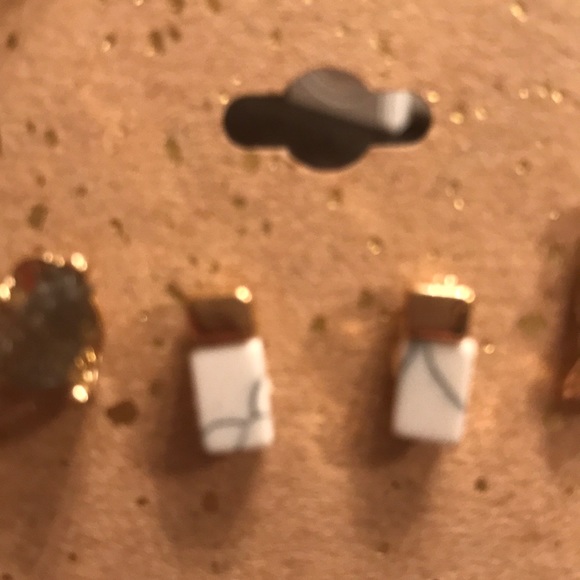 NWT. Set of 6 pairs of Earrings - Picture 3 of 6